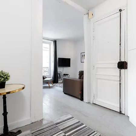 Private Apartment - Eiffel Tower - Pont De L'Alma